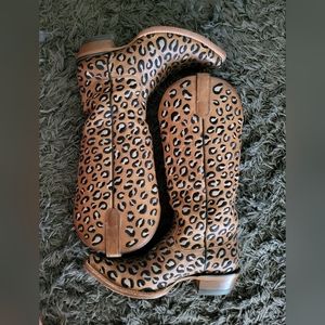 Ariat Cheeta print boots